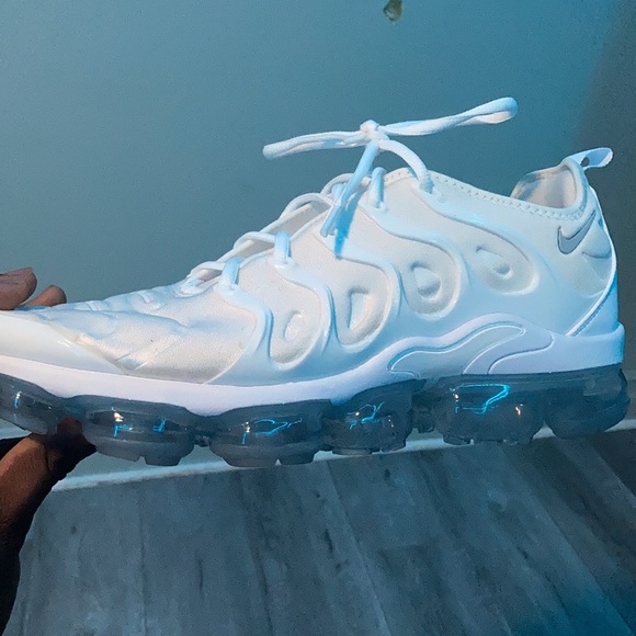 New Nike Vapormax all white - Picture 3 of 4